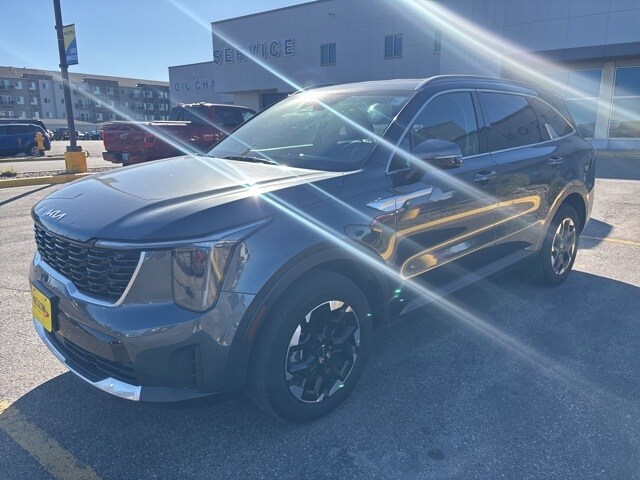 2024 Kia Sorento S photo 3