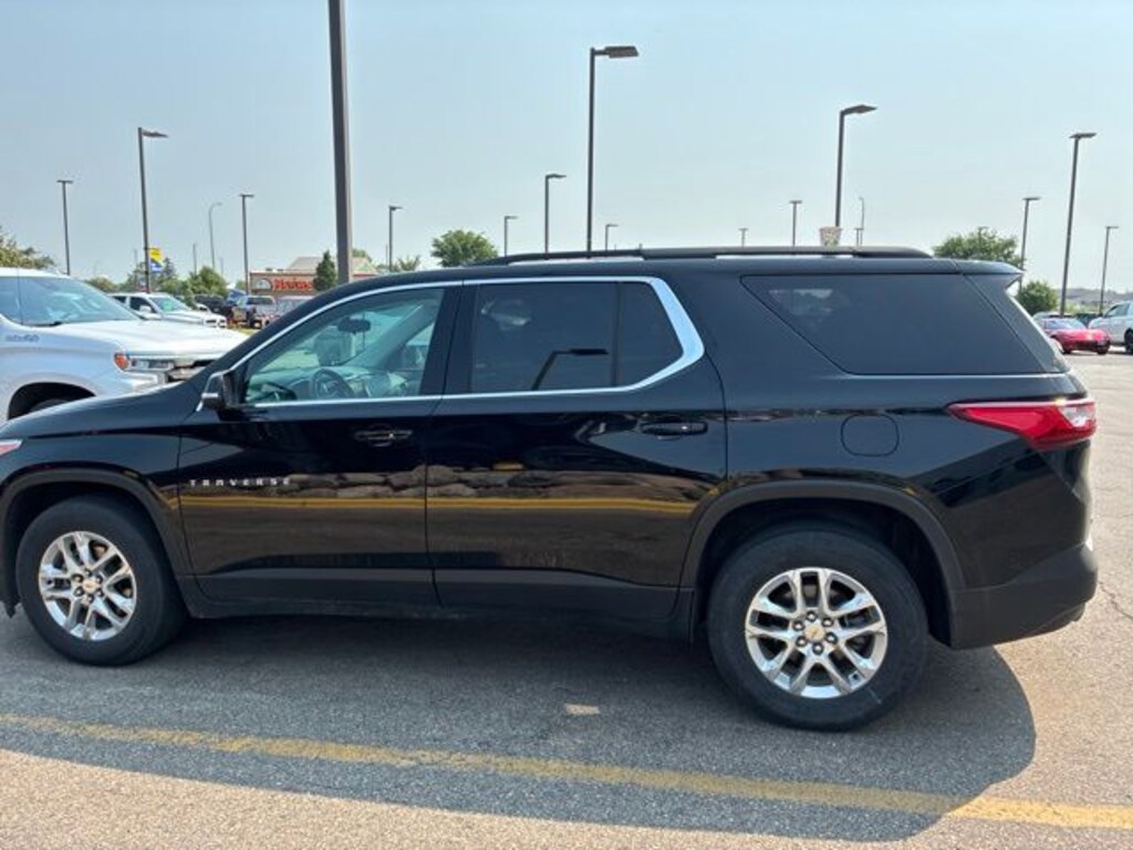 Used 2021 Chevrolet Traverse LT Leather SUV