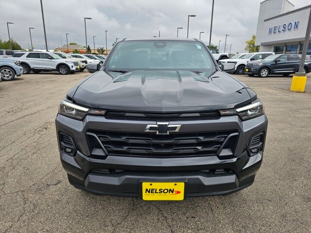 2024 Chevrolet Colorado LT photo 3