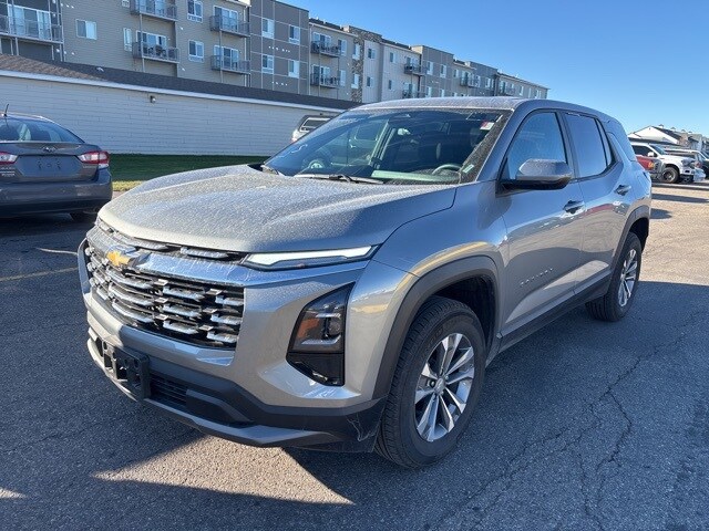2025 Chevrolet Equinox LT photo 3