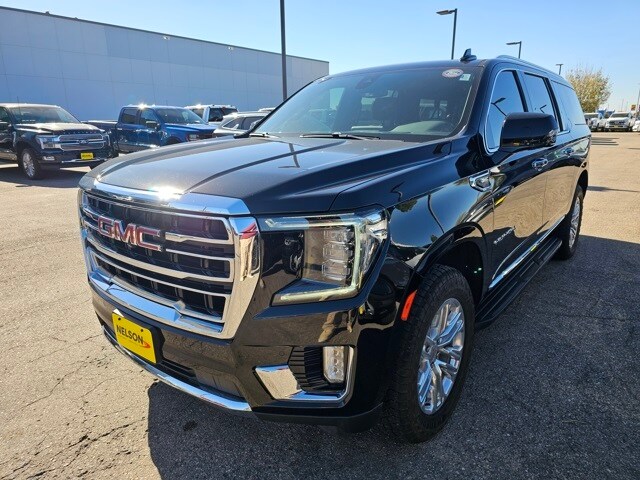 2022 Gmc Yukon XL SLT photo 2