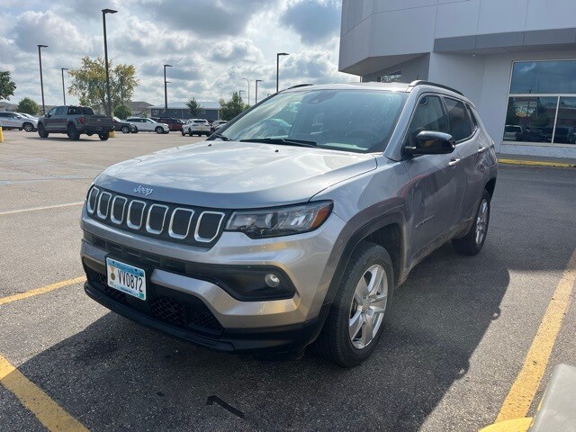 2022 Jeep Compass Latitude photo 3