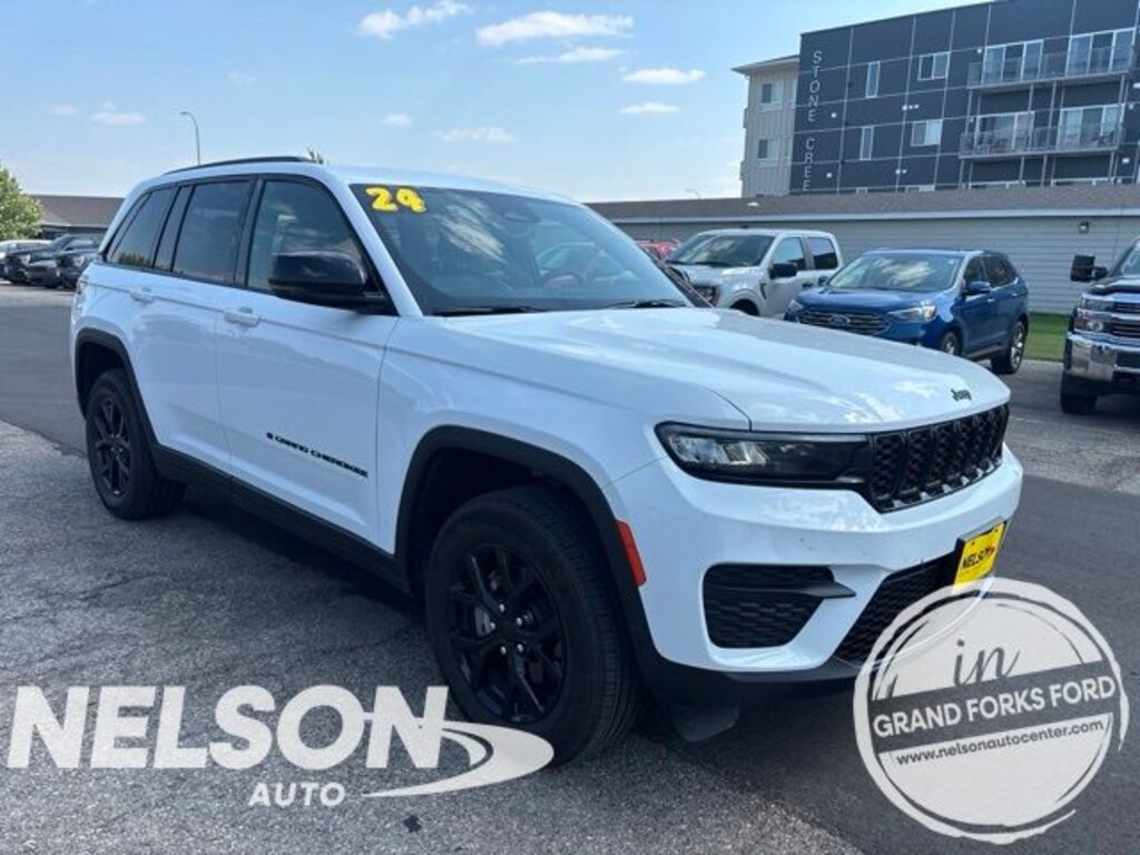 Used 2024 Jeep Grand Cherokee Laredo SUV