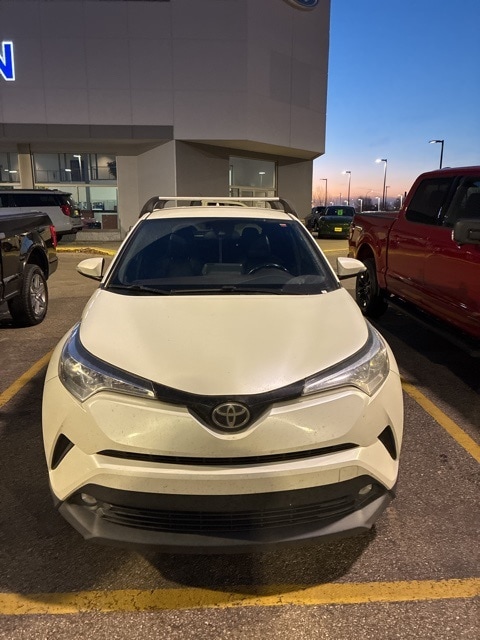 2019 Toyota C-HR Limited photo 3
