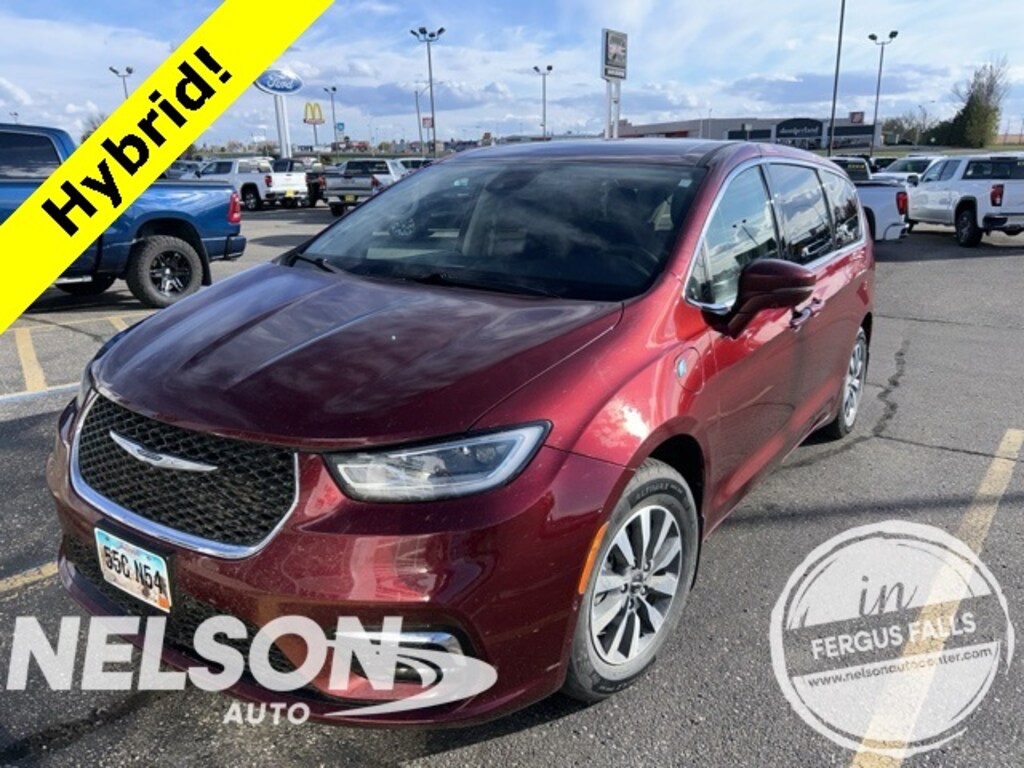 Used 2022 Chrysler Pacifica Hybrid Touring L Minivan/Van