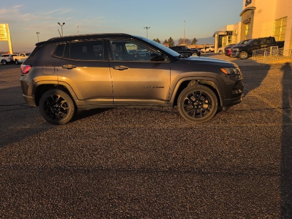 Used 2023 Jeep Compass Altitude SUV