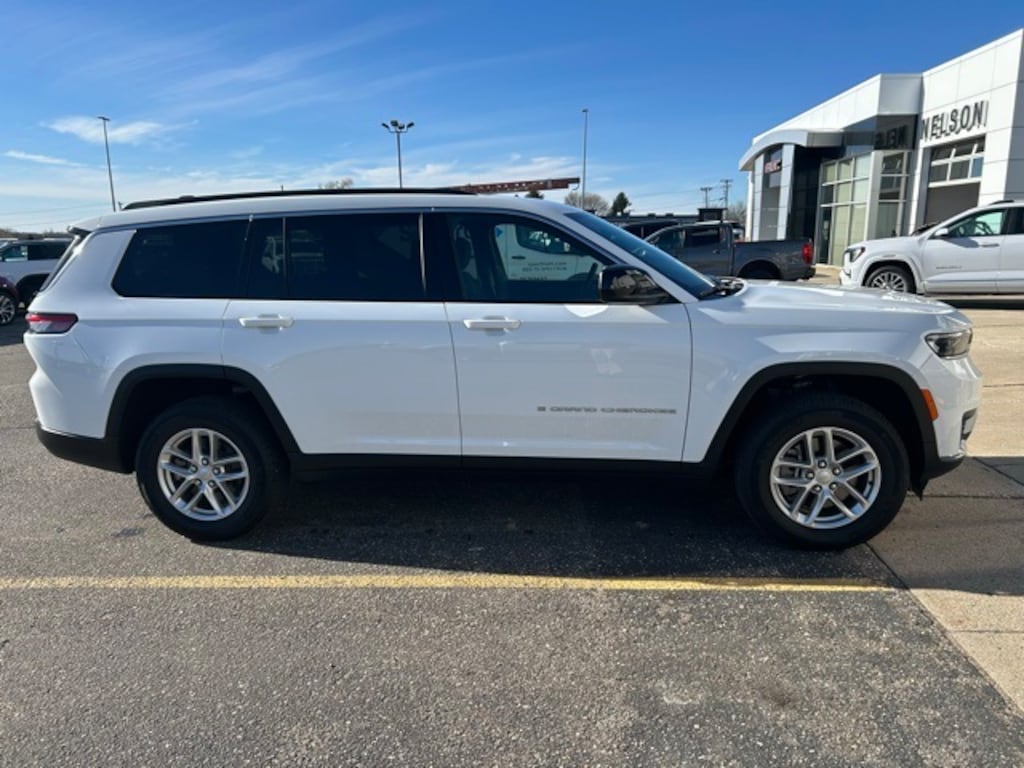Used 2024 Jeep Grand Cherokee L Laredo SUV