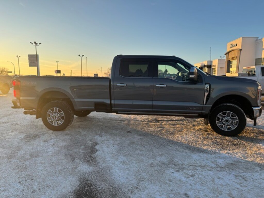 Used 2025 Ford F-350SD Lariat Truck
