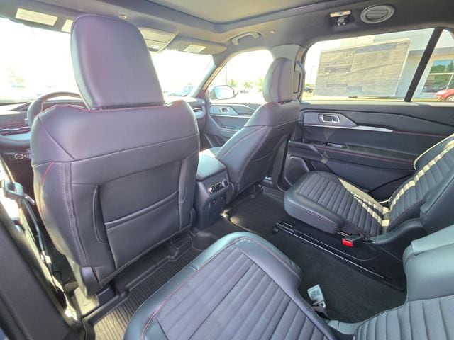 2026 Ford Explorer ST-Line - Photo 14