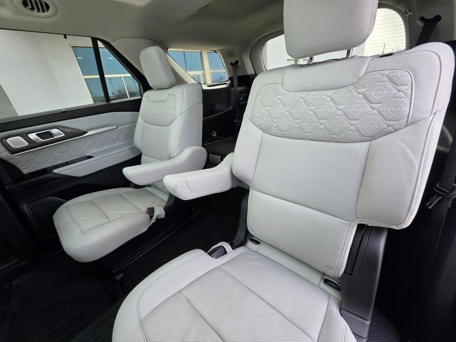 2025 Ford Explorer Platinum - Photo 12