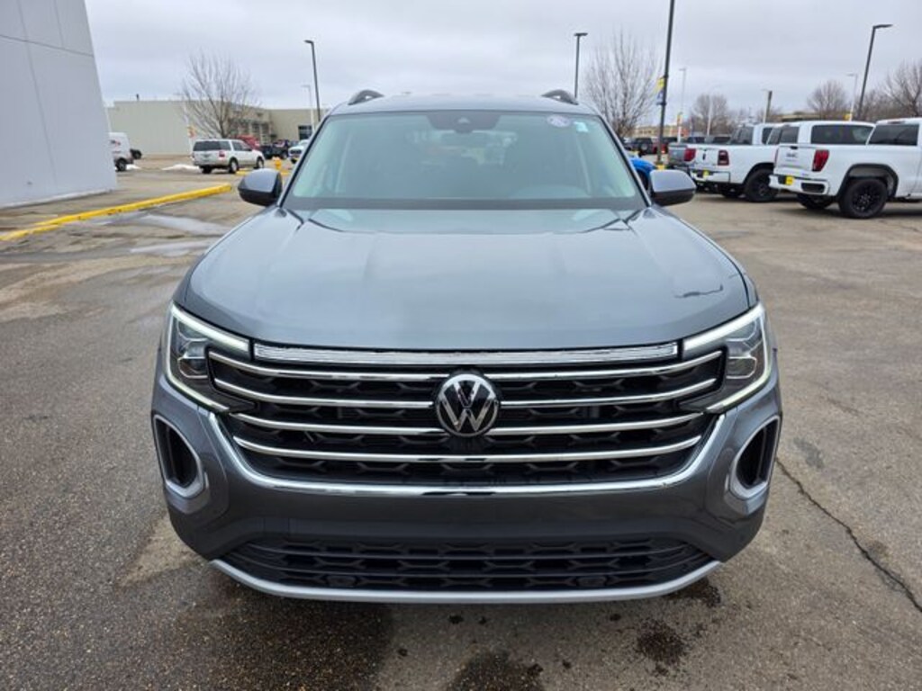 Used 2024 Volkswagen Atlas 2.0T SE w/Technology SUV