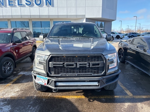 2016 Ford F-150 Lariat photo 2