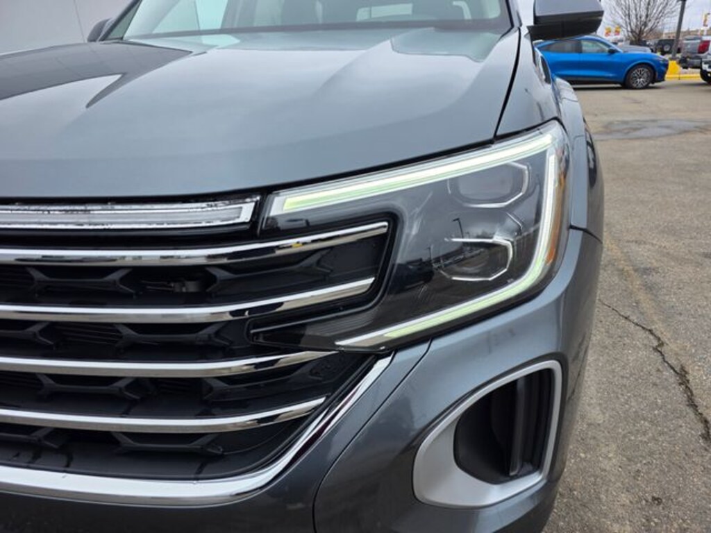 Used 2024 Volkswagen Atlas 2.0T SE w/Technology SUV