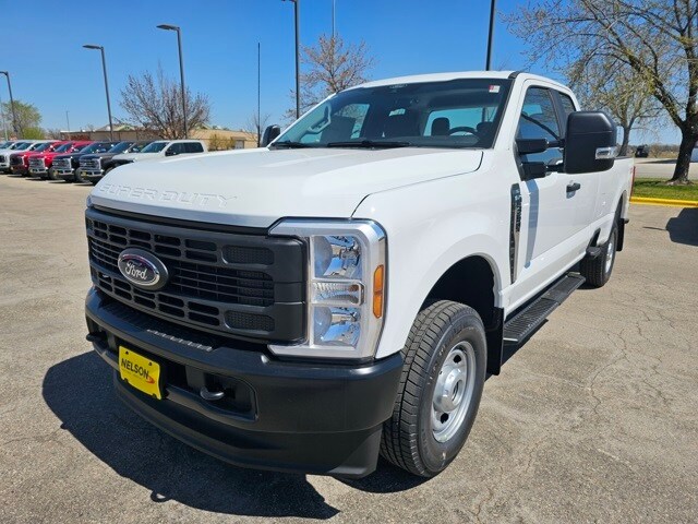 2025 Ford F-350 photo 2