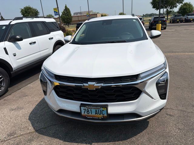 Used 2025 Chevrolet Trax LT with VIN KL77LHEP3SC290825 for sale in Fergus Falls, Minnesota
