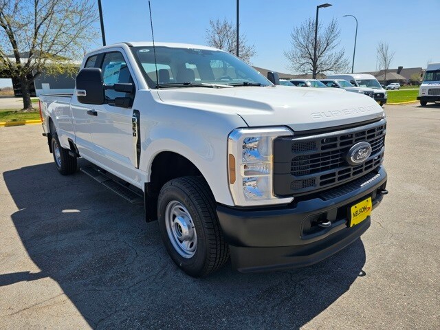 2025 Ford F-350 photo 4