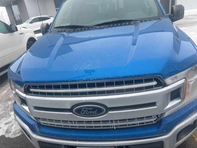 2020 Ford F-150 XLT photo 2