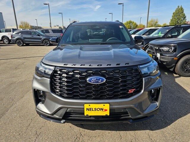 2025 Ford Explorer ST photo 2