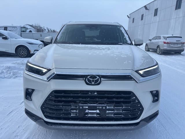 2024 Toyota Highlander Hybrid XLE photo 2