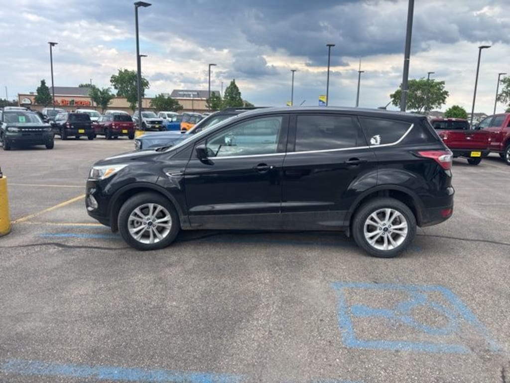 Used 2017 Ford Escape SE SUV