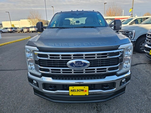 2026 Ford F-350 photo 3