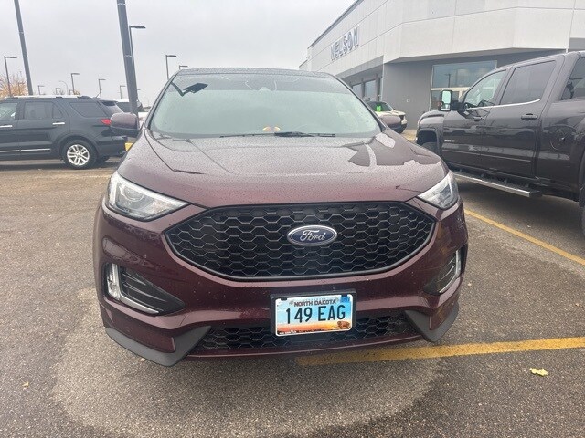 2024 Ford Edge ST photo 2