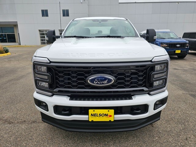 2025 Ford F-250 photo 2