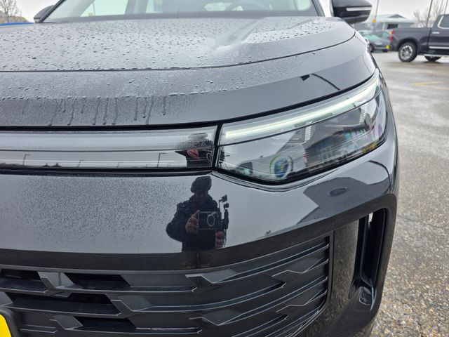 2025 Volkswagen Tiguan SE photo 3