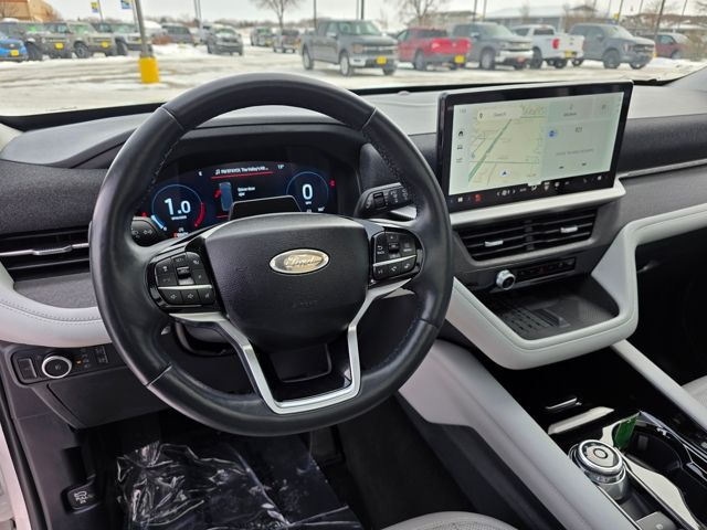 2025 Ford Explorer Platinum - Photo 16