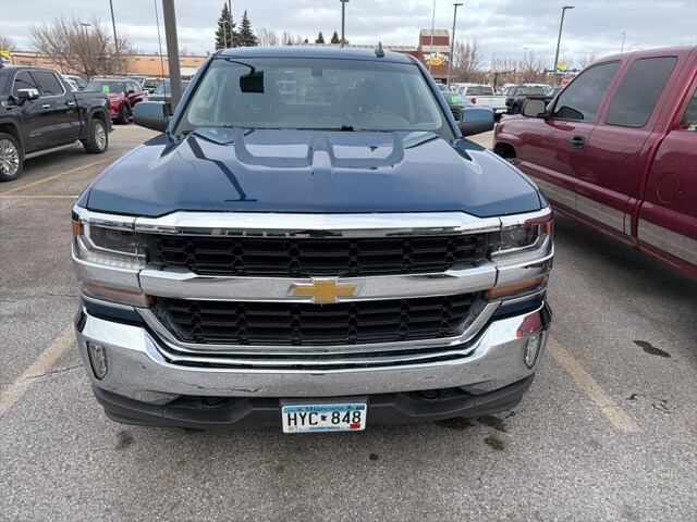 2017 Chevrolet Silverado 1500 photo 2
