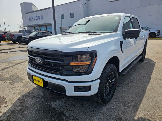 2025 Ford F-150 XLT photo 2