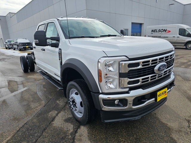 2025 Ford F-550 photo 4