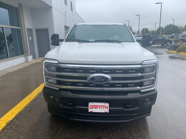 2025 Ford F-250 King Ranch photo 2
