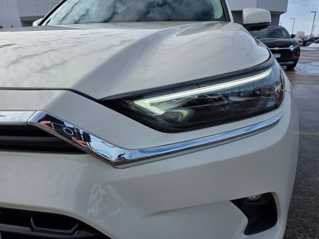 2024 Toyota Highlander Hybrid XLE photo 2