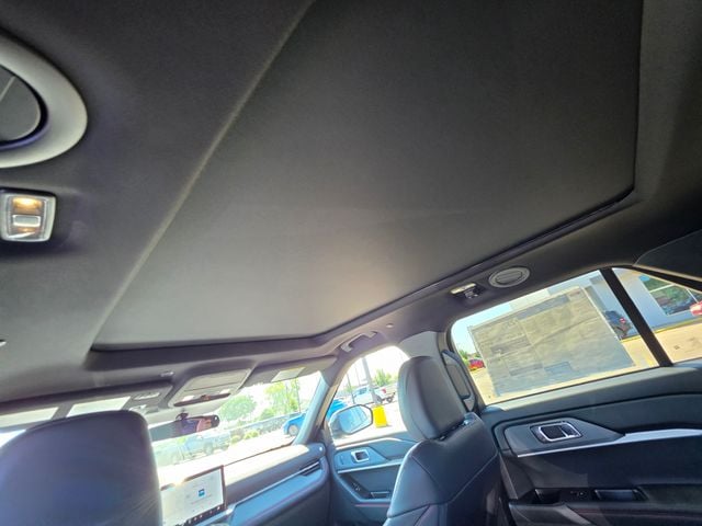 2026 Ford Explorer ST-Line - Photo 17