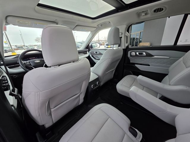 2025 Ford Explorer Platinum - Photo 11