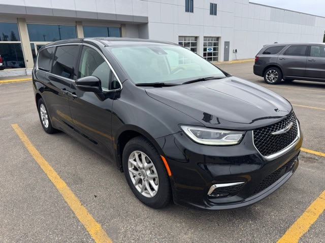 Used 2023 Chrysler Pacifica Touring L with VIN 2C4RC1BG5PR535095 for sale in Grand Forks, ND