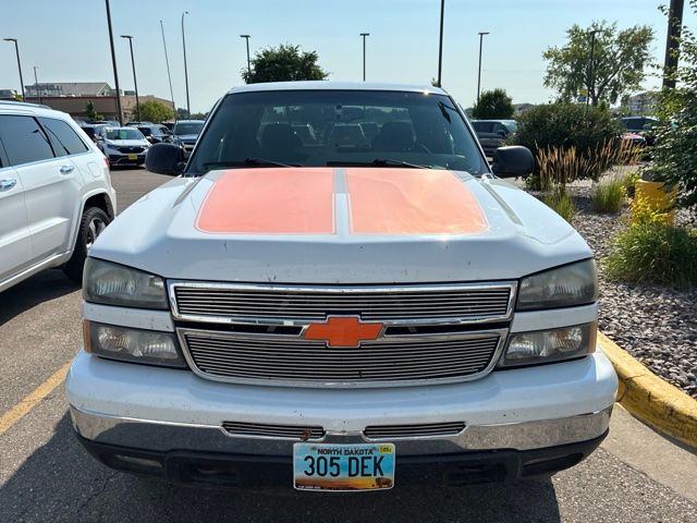 Used 2007 Chevrolet Silverado Classic 1500 LT1 with VIN 1GCEK19ZX7Z174932 for sale in Fergus Falls, Minnesota
