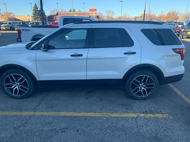 2018 Ford Explorer Sport photo 4