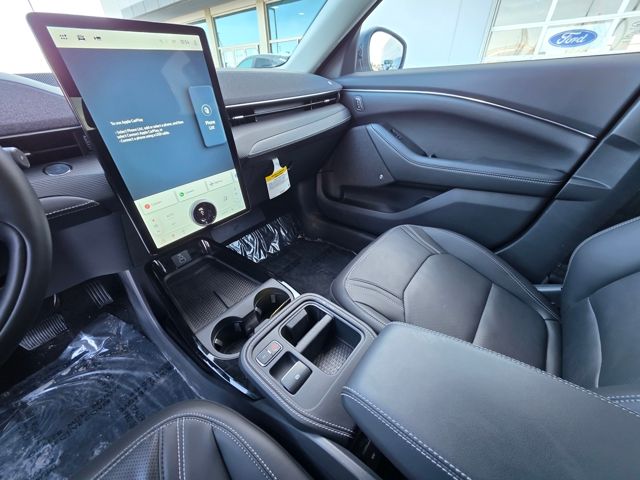 2025 Ford Mustang Mach-E Premium - Photo 18