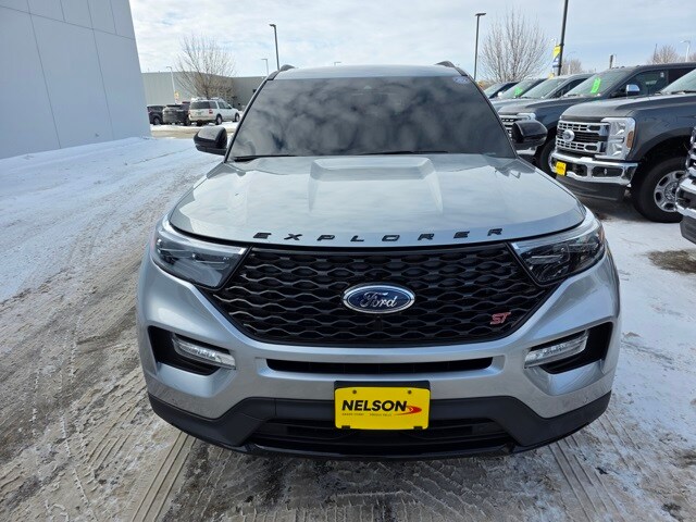 2023 Ford Explorer ST photo 3