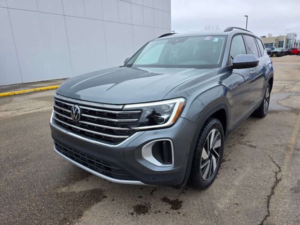 Used 2024 Volkswagen Atlas 2.0T SE w/Technology SUV