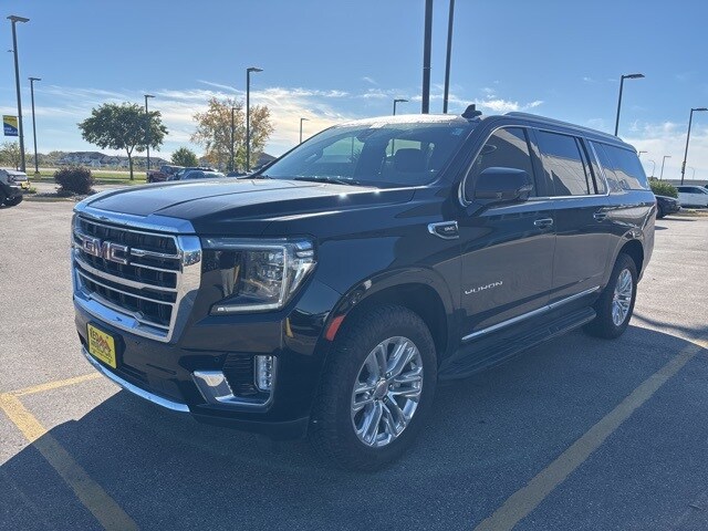 2022 Gmc Yukon XL SLT photo 3