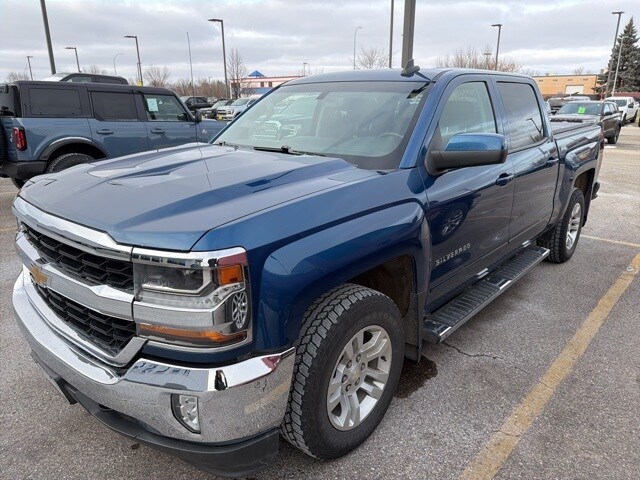 2017 Chevrolet Silverado 1500 photo 3