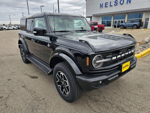2025 Ford Bronco Outer Banks photo 4