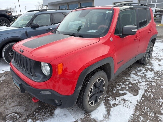2016 Jeep Renegade Trailhawk photo 2