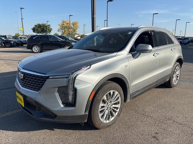 2024 Cadillac XT4 Premium Luxury photo 3