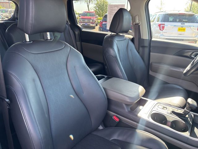 2025 Kia Carnival LXS - Photo 23