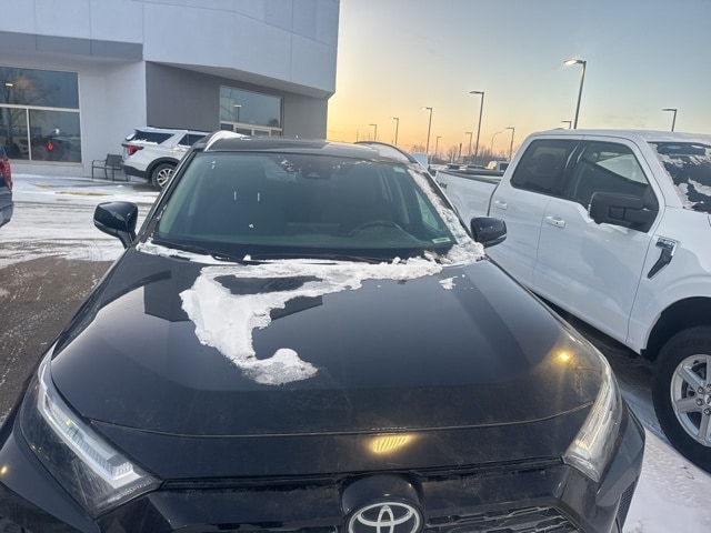 2024 Toyota RAV4 XLE photo 2