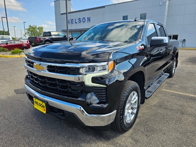 Used 2023 Chevrolet Silverado 1500 LT with VIN 1GCUDDED8PZ329897 for sale in Grand Forks, ND